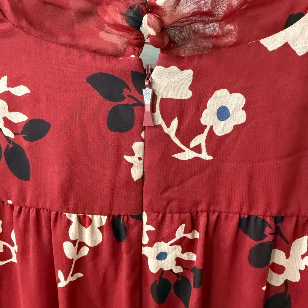 Kate Spade Size 8 Red Dress with Subtle Off White Accents - Picture 5 of 8
